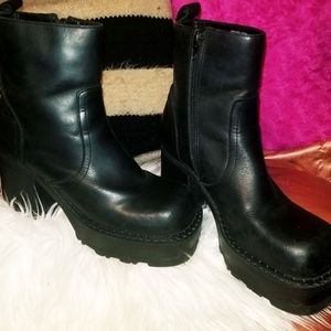 Size 10 Steve Madden Leather Chunky Platform Boots